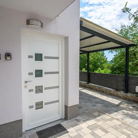 Lamat Apartment