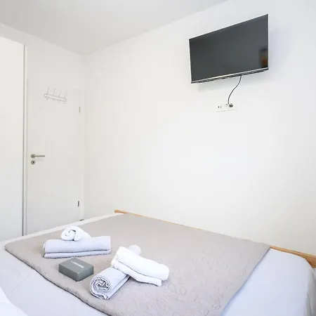 Apartment Lamat *